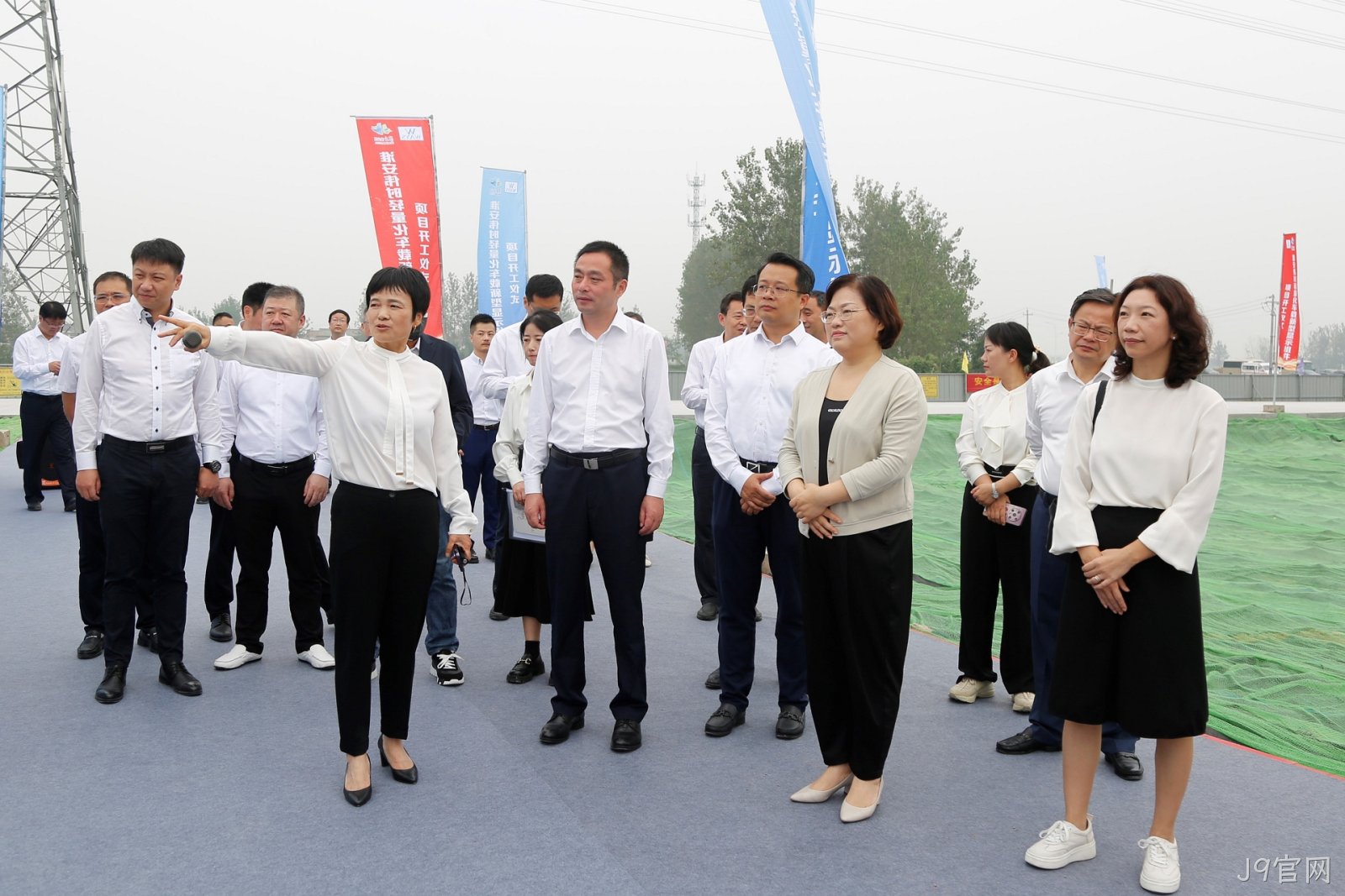 1696670165479772.jpg 淮安J9官网轻量化车◤◤载新型显○示组件项✫目开工建∷设3.JPG